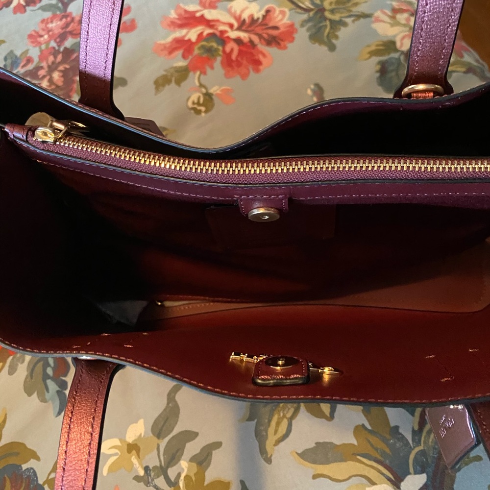 Genuine Coach Leather Handbag - Picture 5 of 5